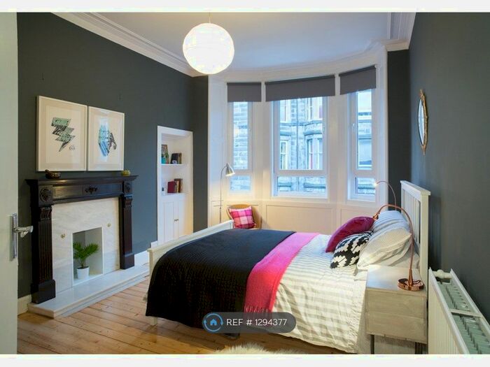 2 Bedroom Flat To Rent In Easter Road, Edinburgh EH7