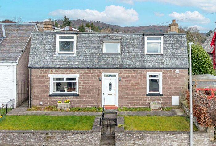 3 Bedroom Detached House For Sale In Dollerie Terrace, Crieff, PH7