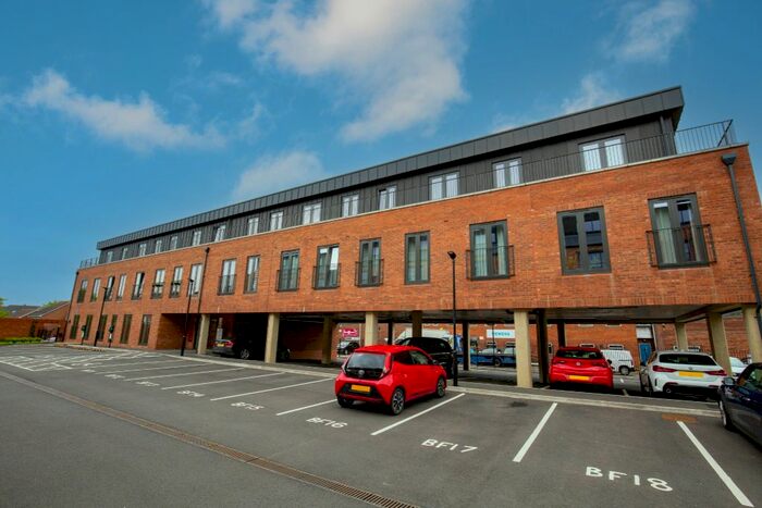 2 Bedroom Flat To Rent In Countess Road, Northampton, NN5