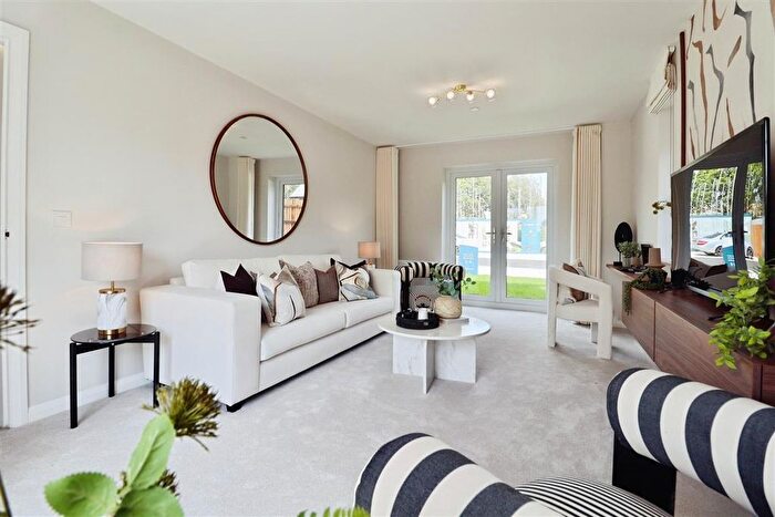 3 Bedroom Detached House For Sale In Kings Drive, Cardiff, CF3