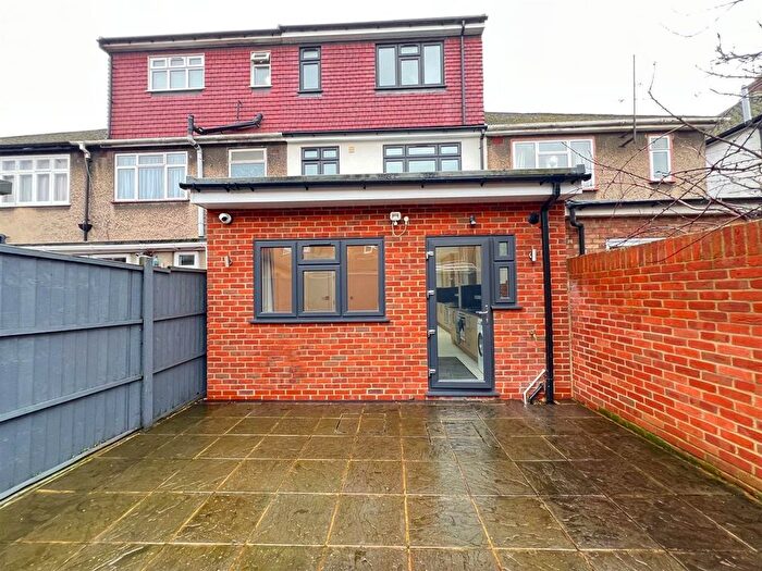 7 Bedroom Terraced House To Rent In Uxbridge Road, Hanwell, UB1