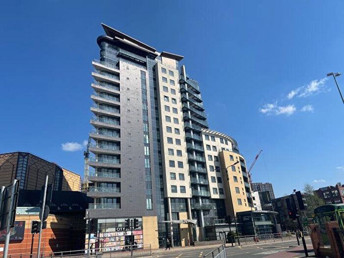 1 Bedroom Apartment To Rent In Skyline, Leeds City Centre, LS9