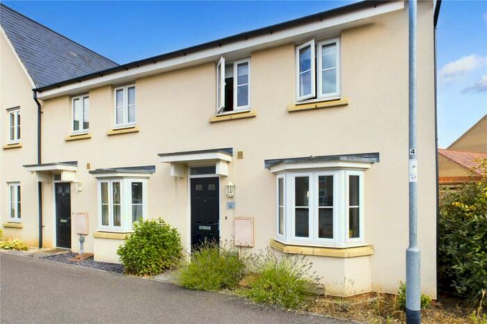 3 Bedroom End Of Terrace House To Rent In Lannesbury Crescent, St. Neots, PE19
