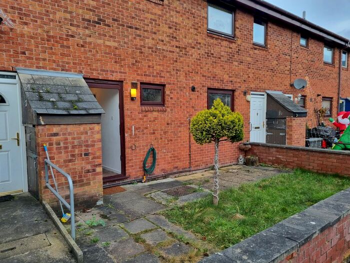 2 Bedroom Maisonette To Rent In South Acre Drive, Wilmslow, SK9