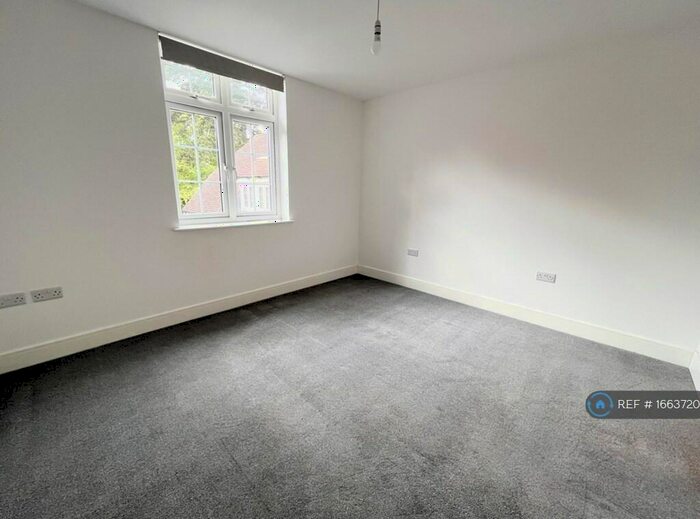 2 Bedroom Flat To Rent In Bishops Retreat, Shawford, SO21