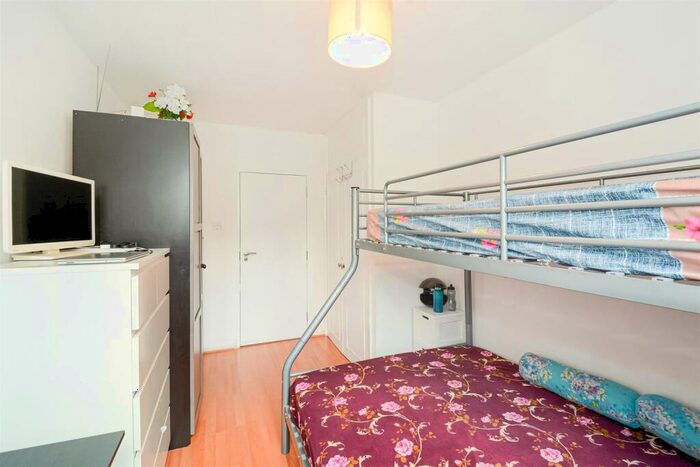 2 Bedroom Flat For Sale In Heathpool House, Brady Street, London, E1
