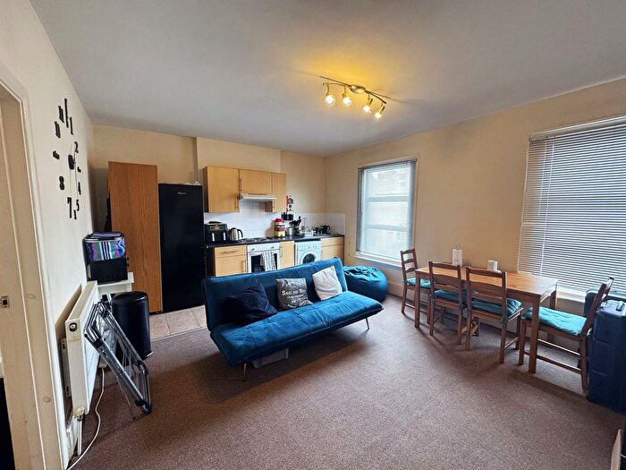 1 Bedroom Flat To Rent In Angles Road, Streatham, SW16
