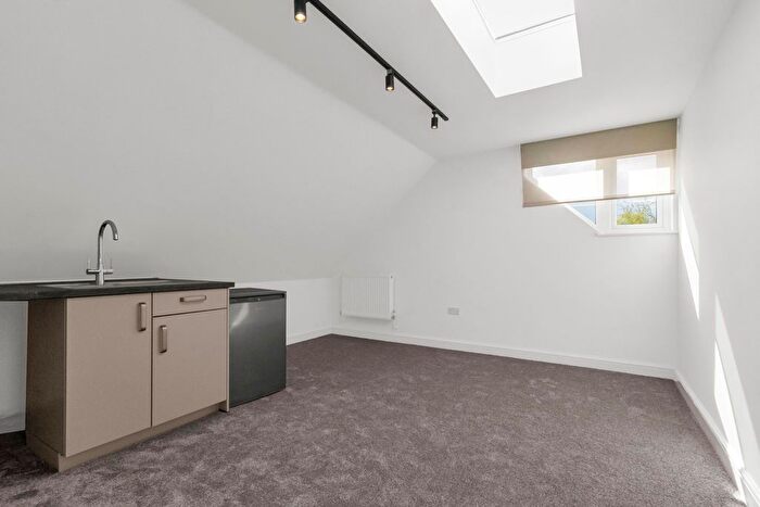 Studio To Rent In Mays Lane, Barnet, EN5
