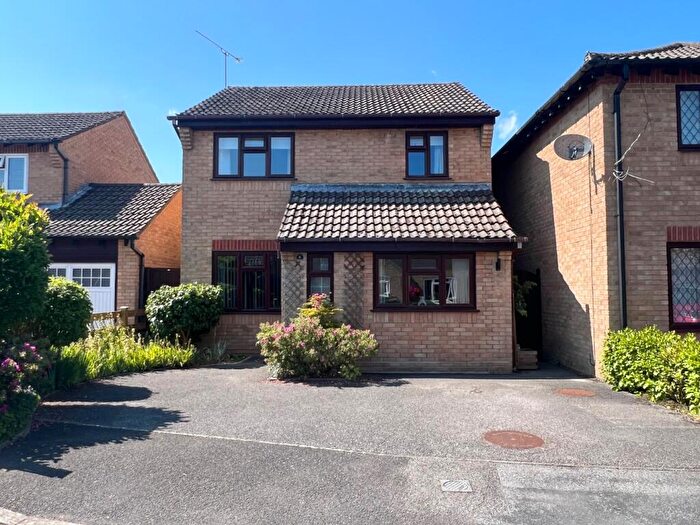 3 Bedroom Detached House For Sale In The Rowans, Marchwood, Hampshire, SO40