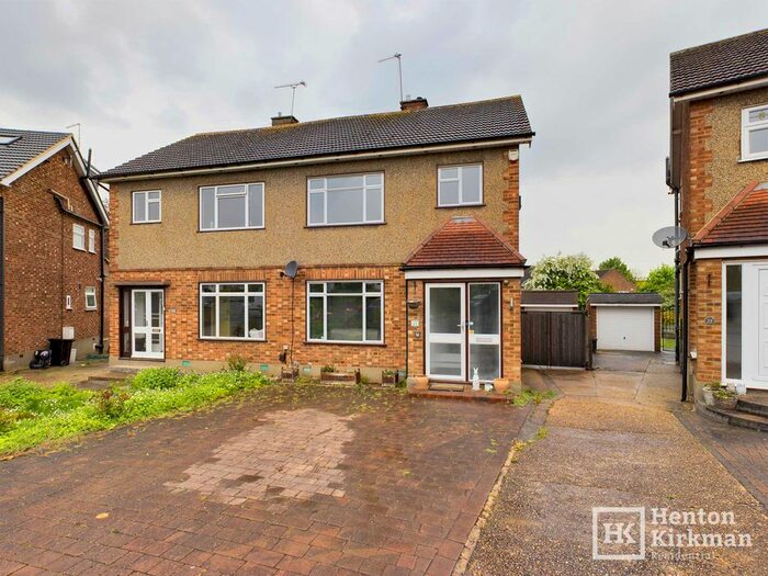 3 Bedroom Semi-Detached House To Rent In Arlington Gardens, Romford, RM3