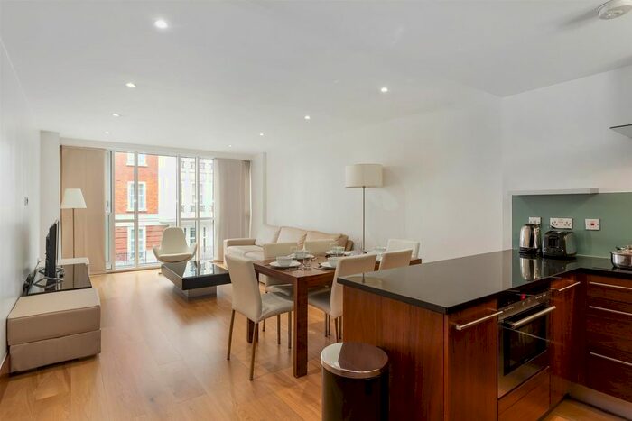 3 Bedroom Flat To Rent In Baker Street, Marylebone NW1