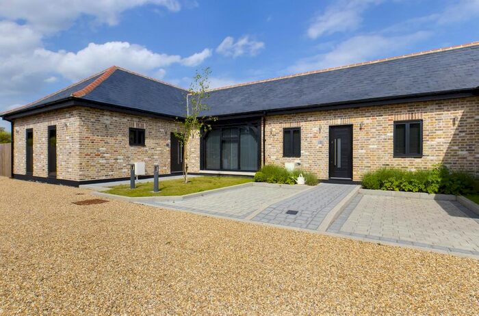 2 Bedroom Property For Sale In Dennises Lane, South Ockendon RM15
