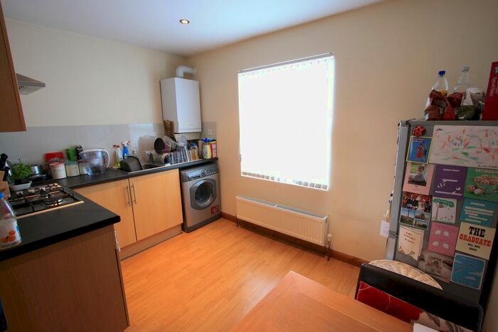 1 Bedroom Flat To Rent In Uxbridge Road, London, W12