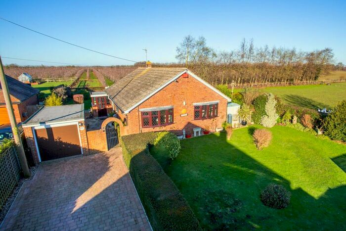 2 Bedroom Detached Bungalow For Sale In School Lane, Stourmouth, CT3