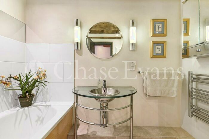 1 Bedroom Flat For Sale In Port East Apartments, Hertsmere Road, Canary Wharf, London, E14