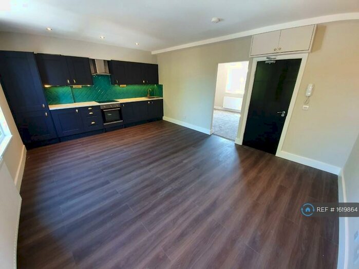 1 Bedroom Flat To Rent In Amhurst Road, London, N16