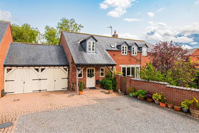 3 Bedroom Link Detached House For Sale In Coombes Yard, Sibbertoft, Market Harborough, LE16