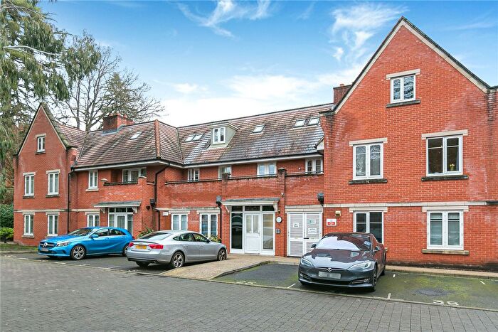 2 Bedroom Flat For Sale In Woking, Surrey, GU22