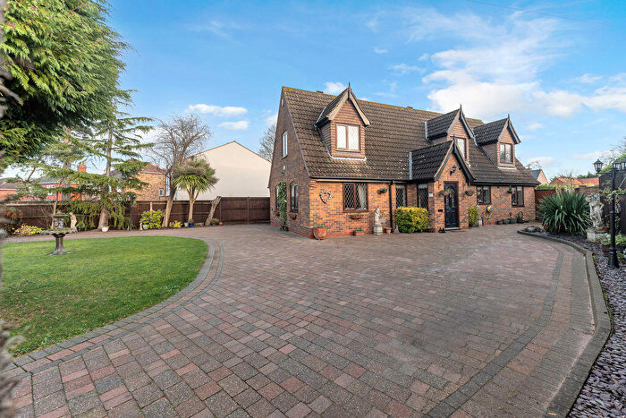 5 Bedroom Detached House For Sale In Brigsley Road, Waltham, DN37