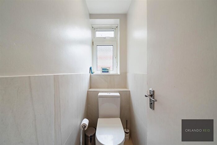 2 Bedroom Flat For Sale In Cubitt Terrace, Clapham, SW4