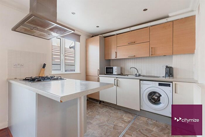 2 Bedroom Flat For Sale In Madison Court, Dagenham, RM10