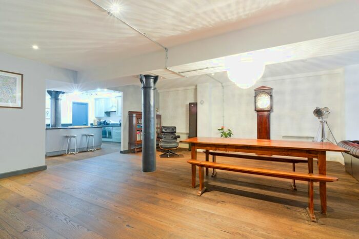 2 Bedroom Flat To Rent In Dundee Court, Wapping High Street, London, E1W