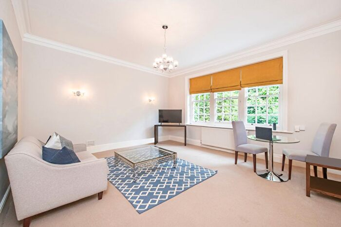 2 Bedroom Flat To Rent In Bracknell Gardens, Hampstead, NW3