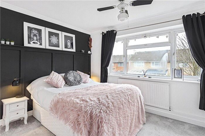 2 Bedroom Terraced House For Sale In Oakfield, Woking, Surrey, GU21