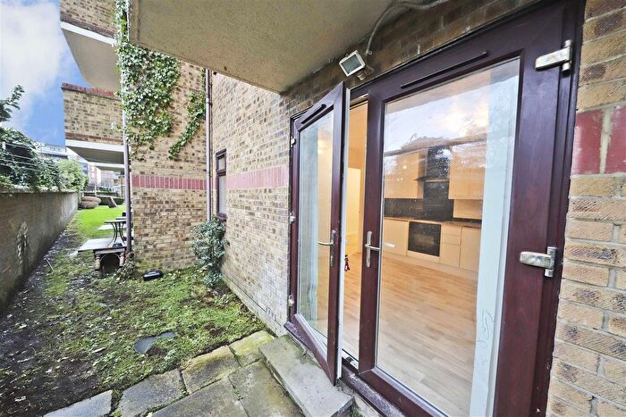 1 Bedroom Studio For Sale In Betjeman Court, Bentinck Road, Yiewsley, West Drayton, UB7