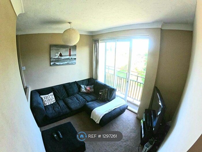 2 Bedroom Flat To Rent In Tanys Dell, Harlow, CM20