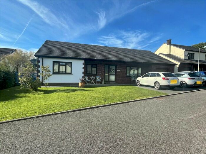 3 Bedroom Bungalow For Sale In Bro Celynin, Bronwydd Arms, Carmarthen, Carmarthenshire, SA33
