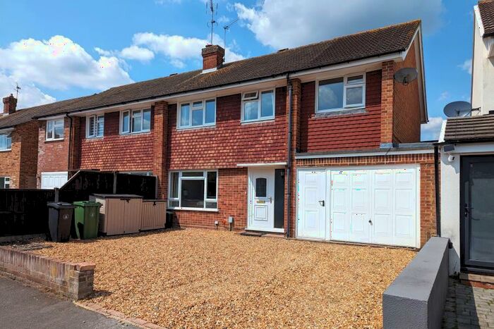 4 Bedroom Semi-Detached House To Rent In West End, GU24