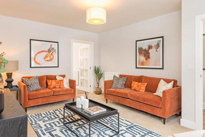 3 Bedroom Semi-Detached House For Sale In Merricks Way, PO20