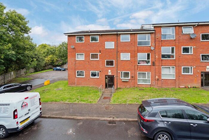 2 Bedroom Flat For Sale In Lambert Court, Bushey Grove Road, Bushey, WD23