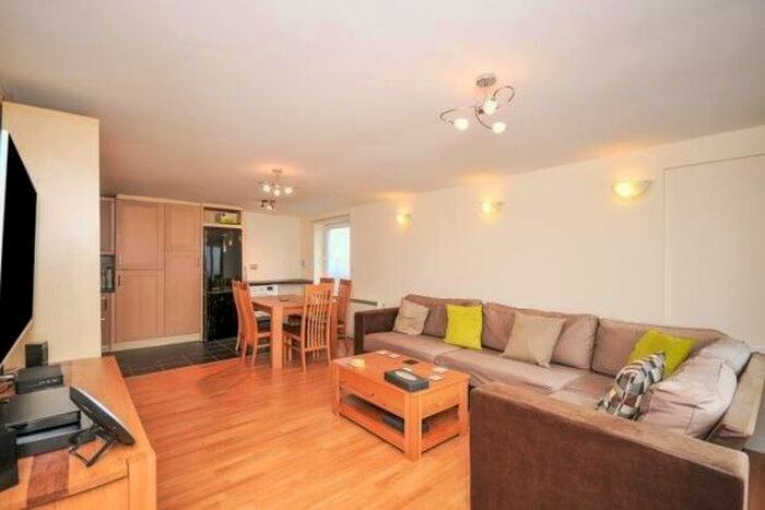 2 Bedroom Flat To Rent In Avenue Road, London, SE20