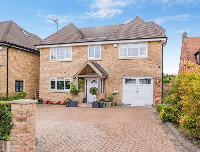 6 Bedroom Detached House For Sale In Mayflower Way, Farnham Common, Buckinghamshire, SL2