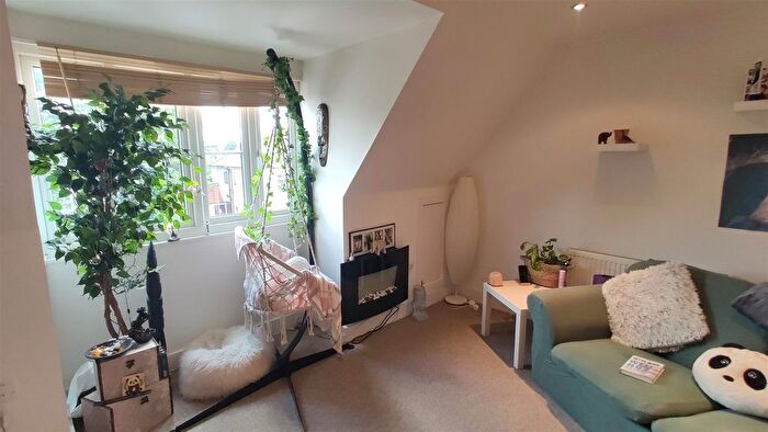 1 Bedroom Flat To Rent In Church Road, Emsworth, PO10