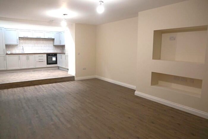 2 Bedroom Flat To Rent In North Street, Ripon, North Yorkshire, HG4