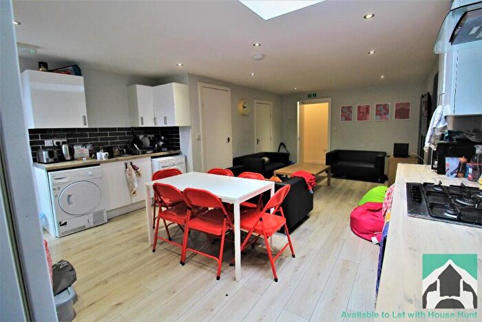 6 Bedroom Terraced House To Rent In Tiverton Road, Birmingham, B29