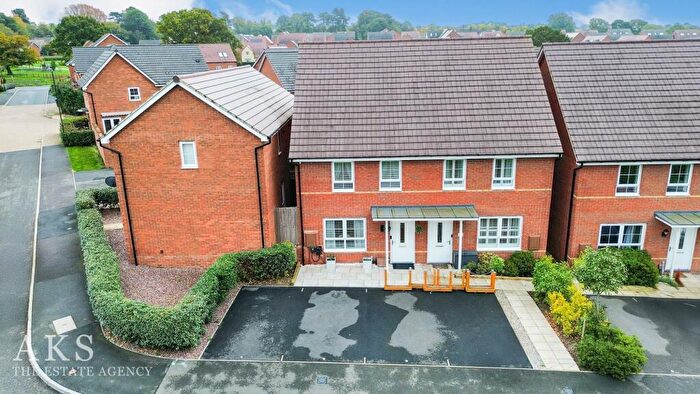 3 Bedroom Semi-Detached House For Sale In Trent Way, Mickleover, DE3