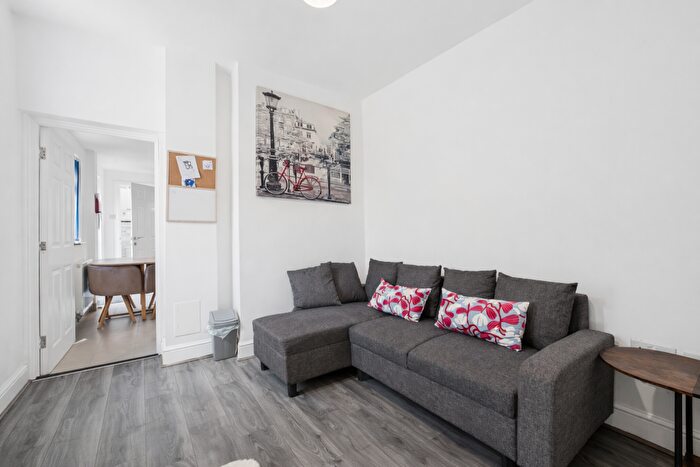 6 Bedroom Terraced House To Rent In Belle Vue Road, Easton, BS5