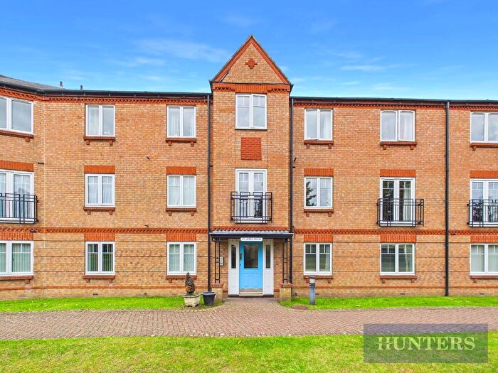 2 Bedroom Flat For Sale In Wash Beck Close, Scarborough, YO12