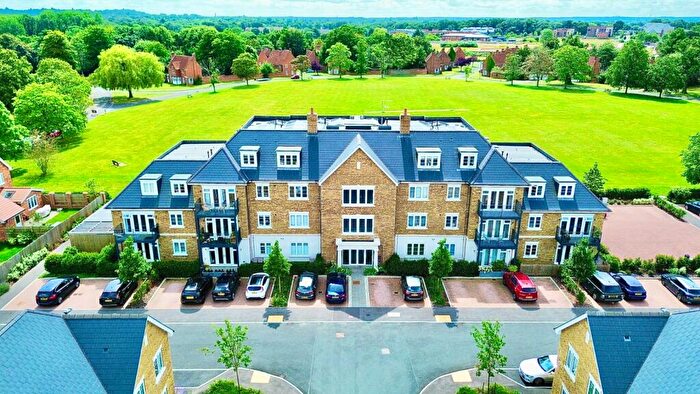 2 Bedroom Flat For Sale In Victory Gardens, Arborfield Green, Reading, Berkshire, RG2