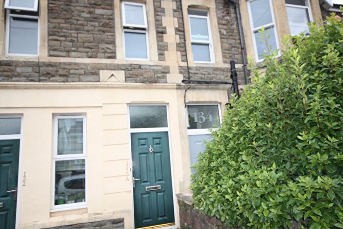 1 Bedroom Flat To Rent In Old Church Road, Clevedon, BS21