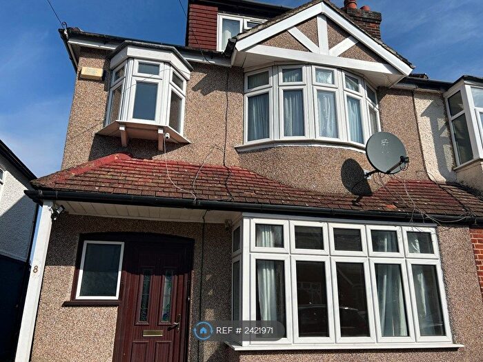 5 Bedroom End Of Terrace House To Rent In Rowan Crescent, London, SW16