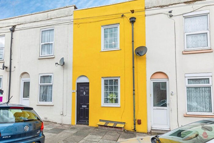 2 Bedroom Terraced House For Sale In Saxton Street, Gillingham, ME7