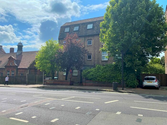 2 Bedroom Flat To Rent In Thurlow Park Road, London, SE21