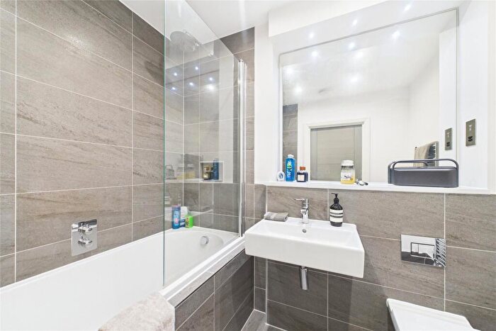2 Bedroom Apartment To Rent In St. Ives Road, Maidenhead, Berkshire, SL6