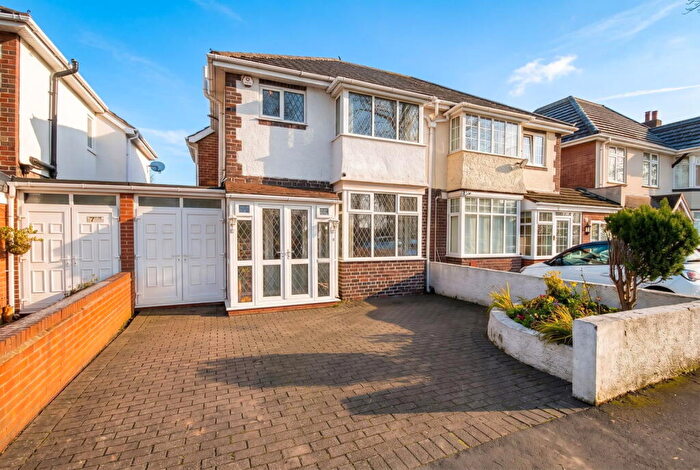 3 Bedroom Semi-Detached House For Sale In Smirrells Road, Hall Green, B28
