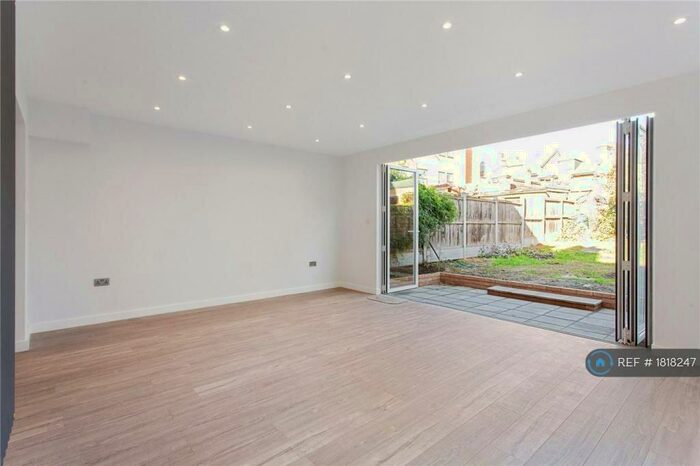 4 Bedroom Maisonette To Rent In Thistlewaite Road, London, E5